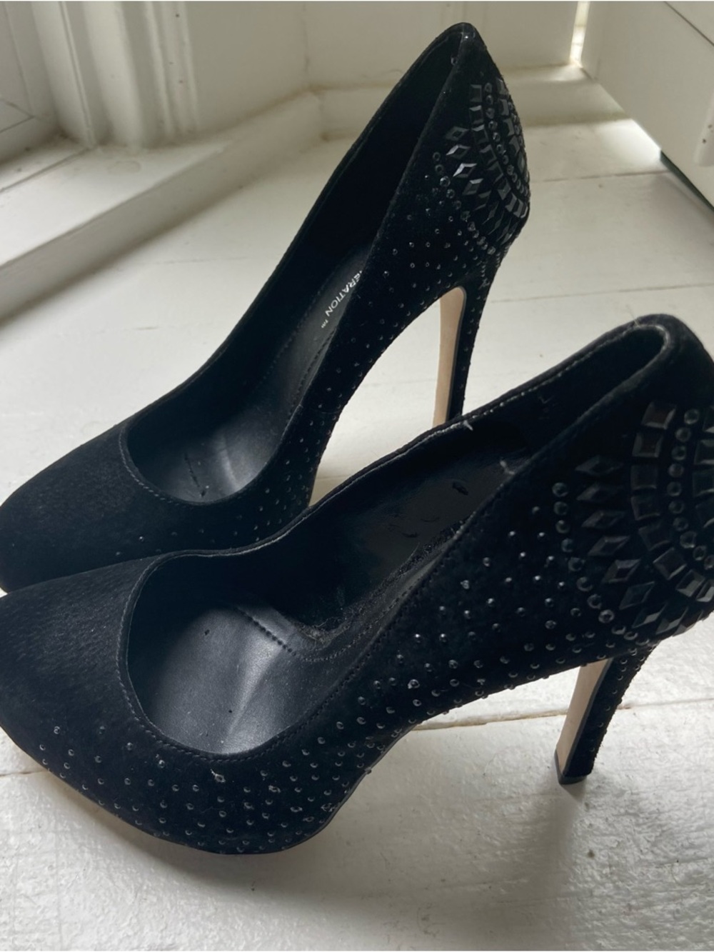 BCBGeneration Treasure Black Suede Studded Platform Pumps Heels Women's Size 6M